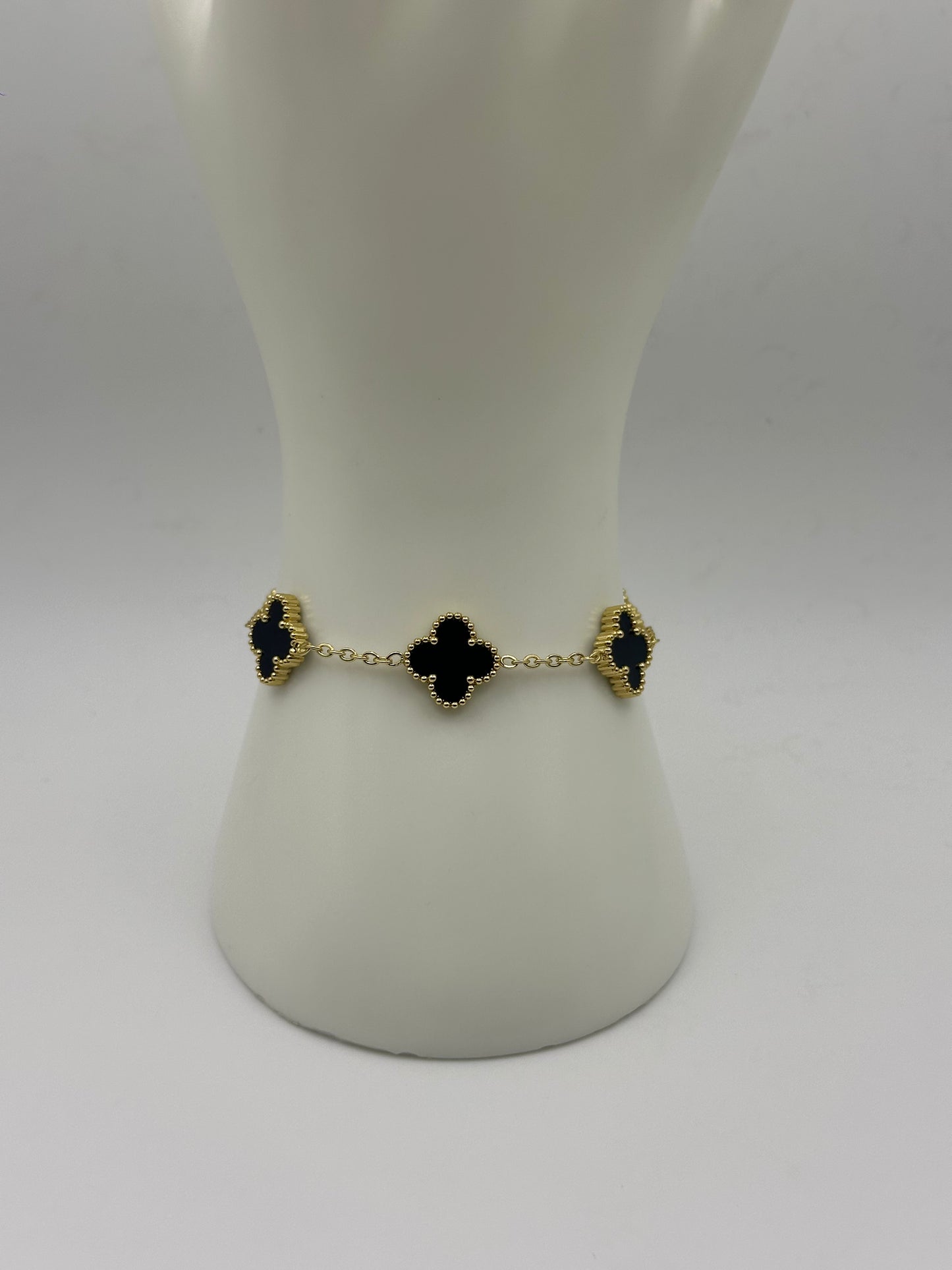 Black Trébol Flower Bracelet