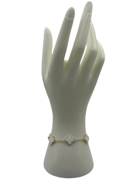 White Trébol Flower Bracelet