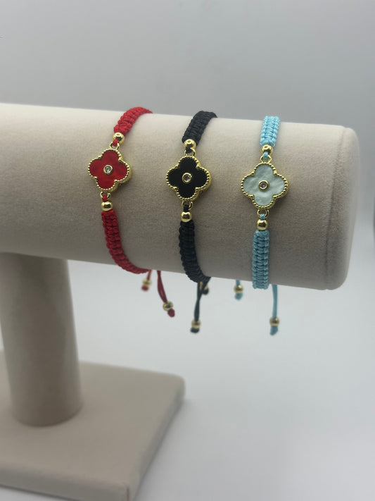 Trébol Flower Thread Bracelet