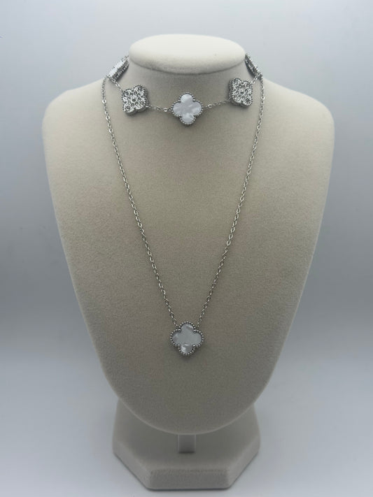 White Trebol Flower Set